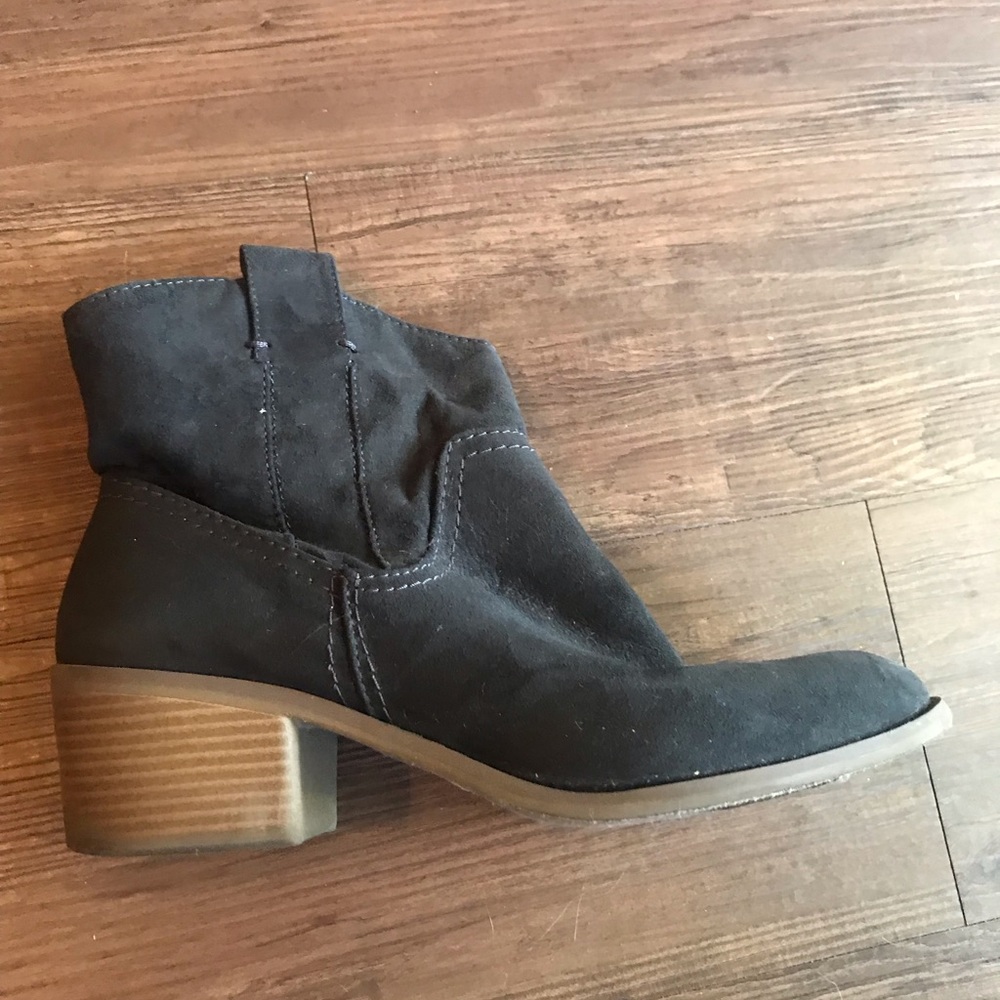 Women’s Merona black booties